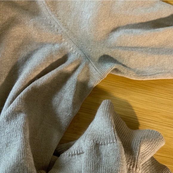 Women’s Banana Republic 3/4 Sleeve Turtle Neck Sweater Small - Picture 3 of 3